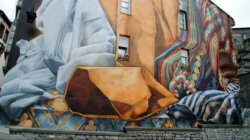 La ruta de los murales de Vitoria-Gasteiz 2 Mural al hilo del tiempo en Vitoria