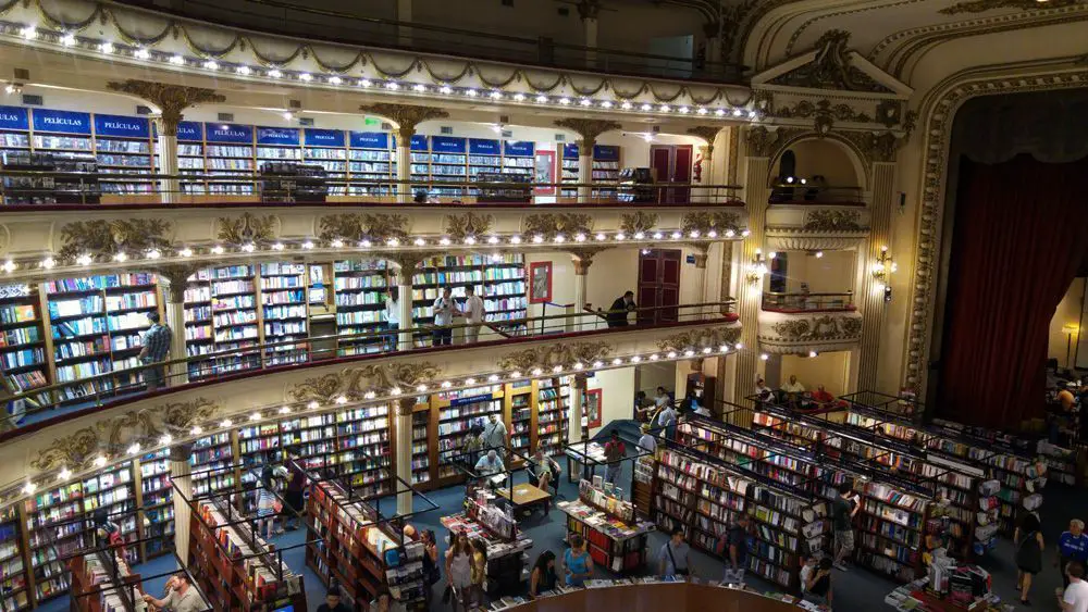 Interior de la librería Ateneo Grand Splendid