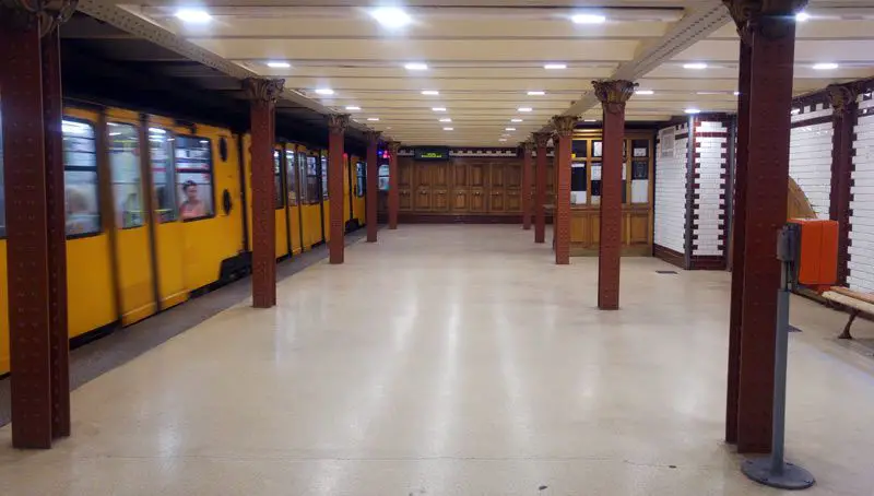 Una de las paradas de metro de Budapest