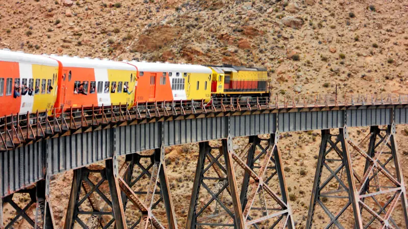 Qué ver y hacer en Salta 12 Tren a las nubes en el Viaducto La Polvorilla