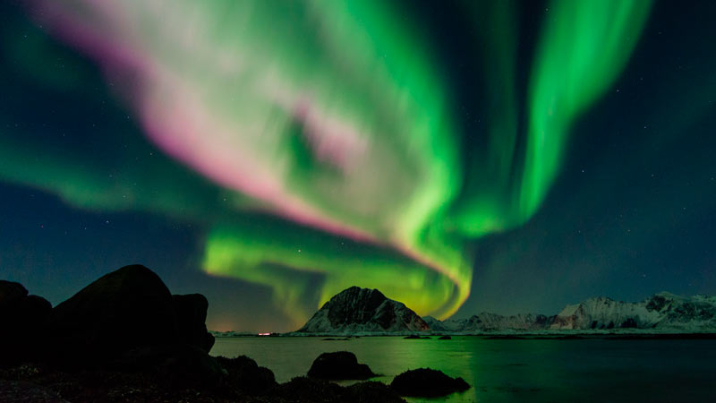 Aurora boreal en las islas Lofoten de Noruega