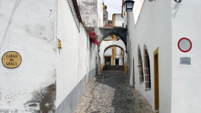 Évora, el pueblo más bonito del Alentejo 2 Largo da Graça en Évora