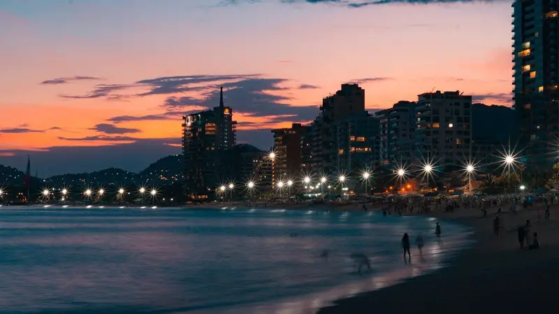 Playa de Acapulco de noche