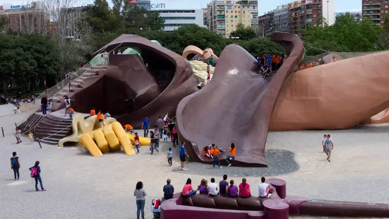 11 cosas que hacer en Valencia con niños 2 Parque Gulliver de Valencia, perfecto para los niños