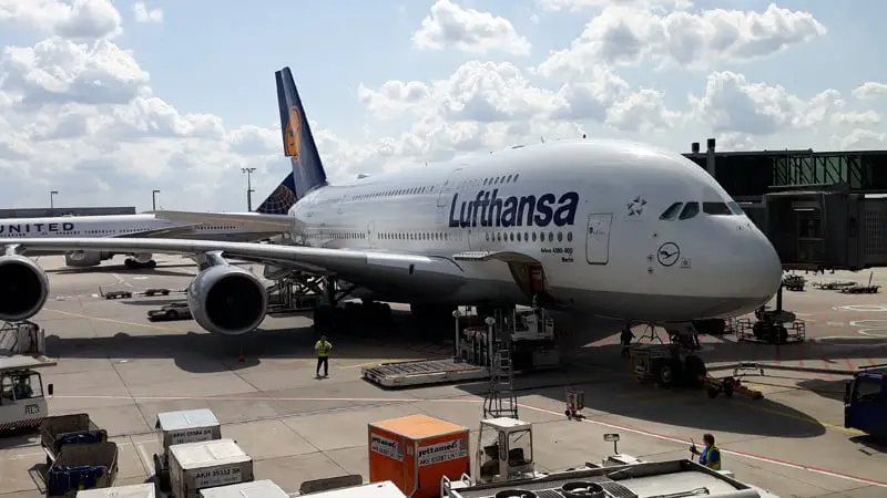 Viaje a Canadá con Lufthansa 3 Avión de Lufthansa en el aeropuerto de Frankfurt