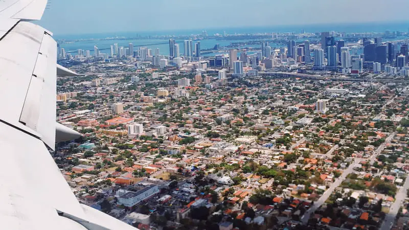 Escala en el aeropuerto internacional de Miami 2