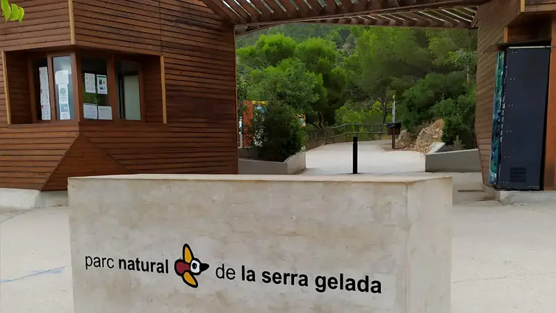 Excursión al Faro del Albir y sus calas 2 Entrada al Parque Natural de la Serra Gelada