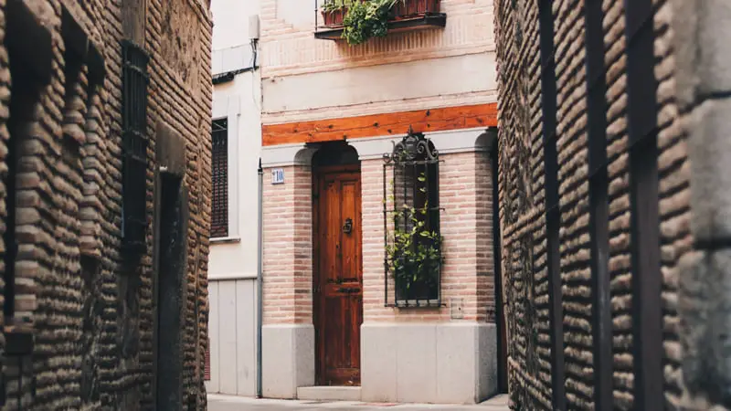 Lugares que ver en Toledo imperdibles 6 Calle del casco histórico de Toledo