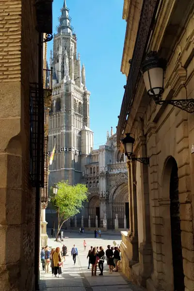 Catedral de Toledo desde la Plaza del Consistorio