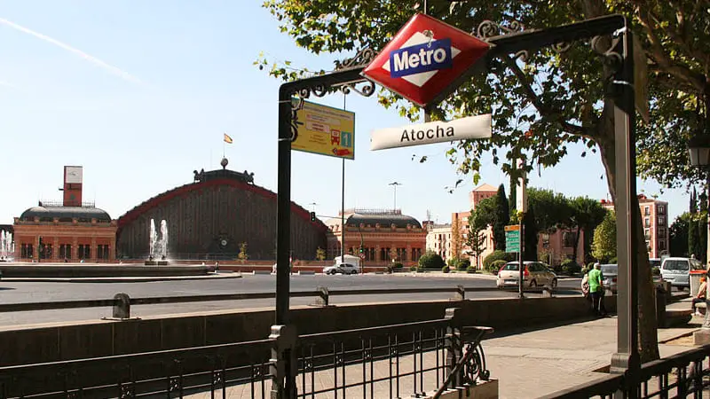 Cómo ir de la estación de Atocha a Chamartín 3 Entrada al metro de Atocha