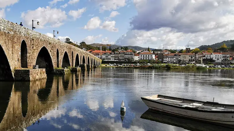 Las mejores excursiones cerca de Oporto 8 Vista del puente y de Ponte de Lima