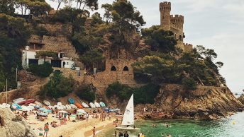 Aparcamiento cerca de las playas de Lloret de Mar